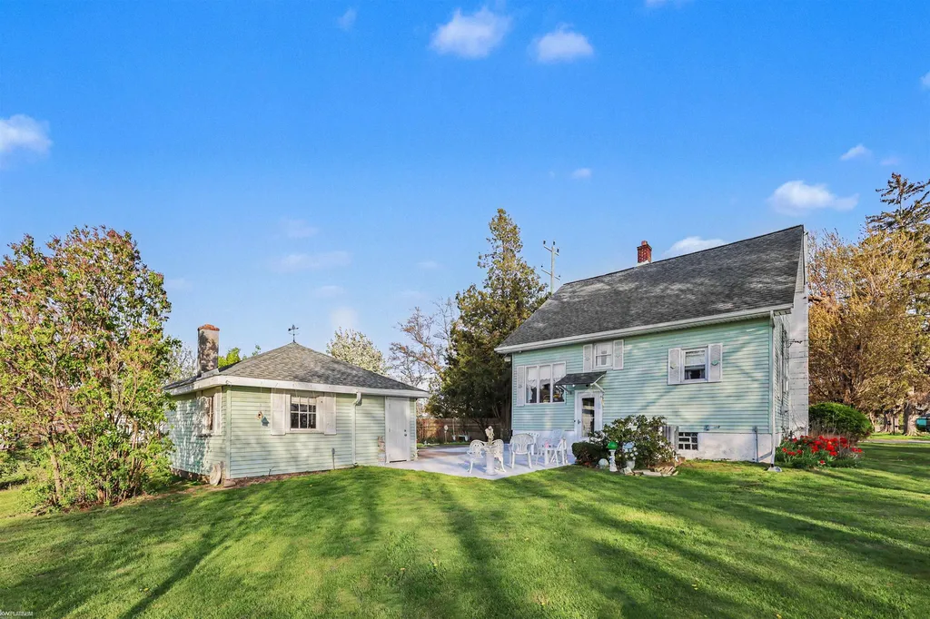 1568 Campau Avenue Port Huron Charter Township MI 48060