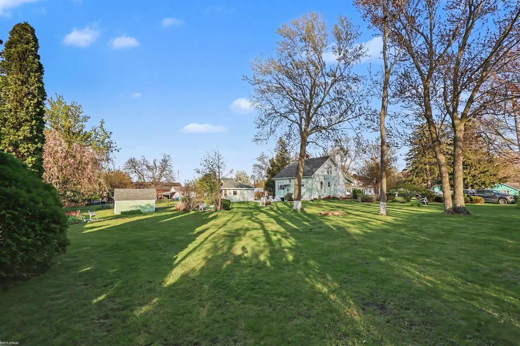 1568 Campau Avenue Port Huron Charter Township MI 48060