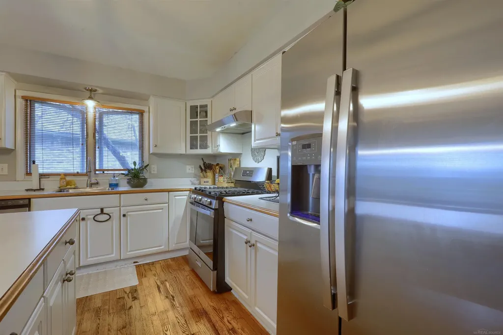 38895 Ridgeview Circle Clinton Charter Township MI 48036