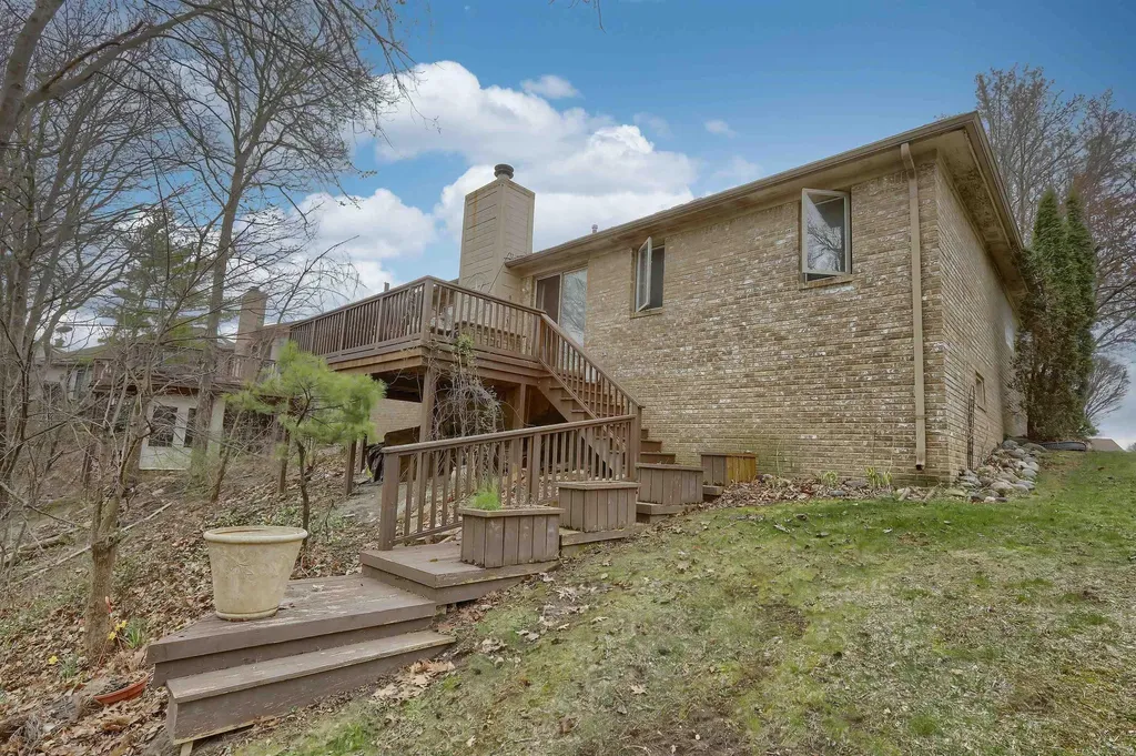 38895 Ridgeview Circle Clinton Charter Township MI 48036