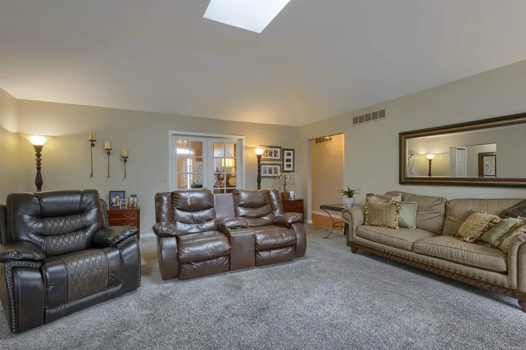 38895 Ridgeview Circle Clinton Charter Township MI 48036