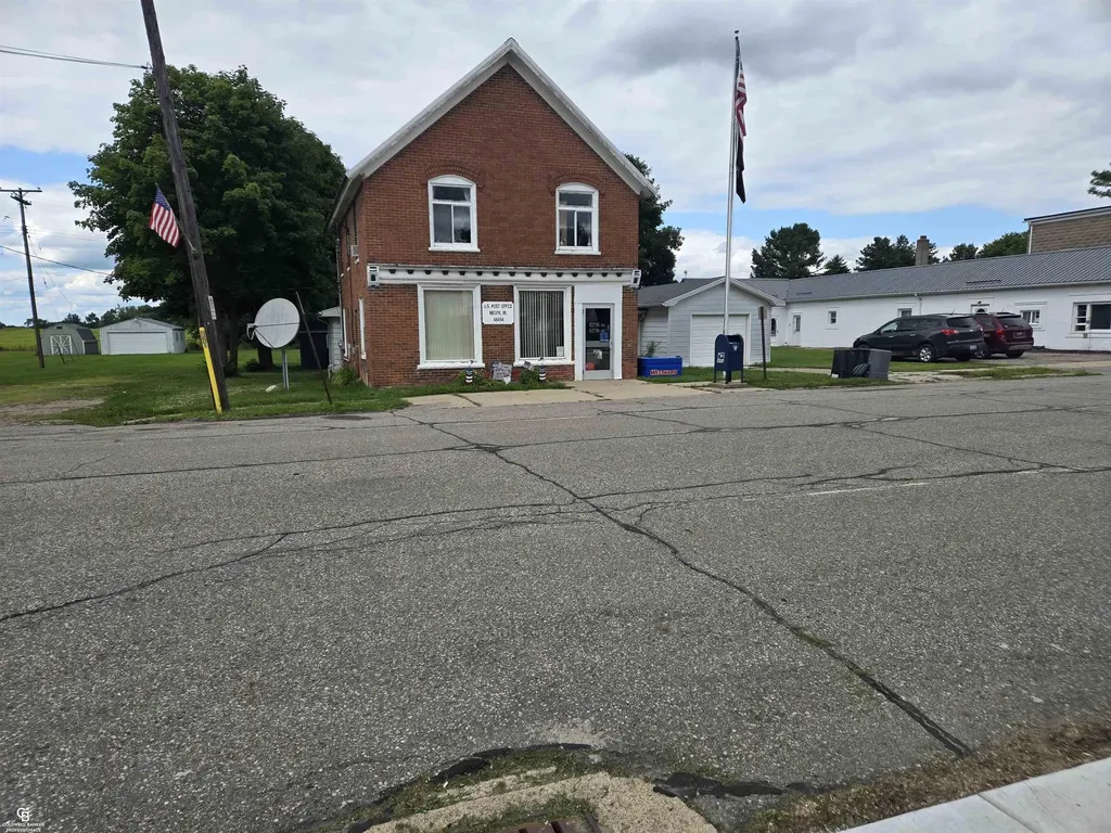 1296 Main Street Speaker Township MI 48454