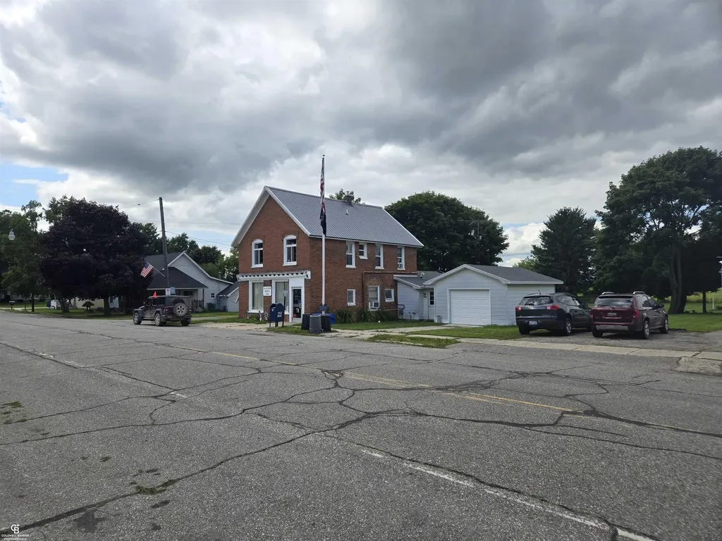1296 Main Street Speaker Township MI 48454