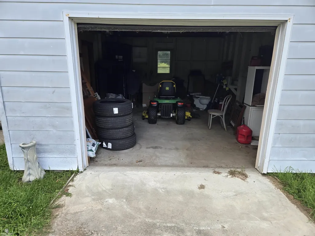 1296 Main Street Speaker Township MI 48454