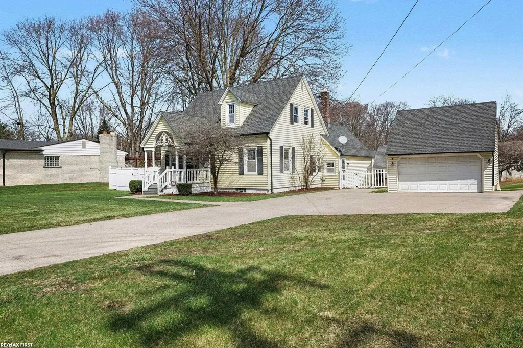 37810 Lanse Creuse Street Harrison Charter Township MI 48045