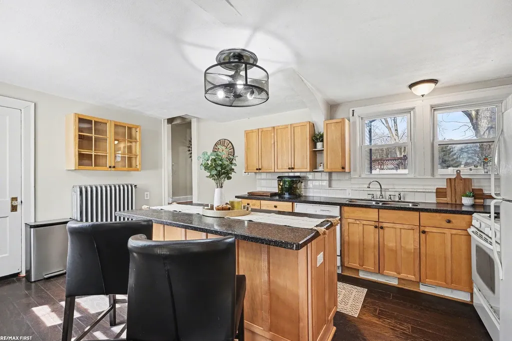37810 Lanse Creuse Street Harrison Charter Township MI 48045