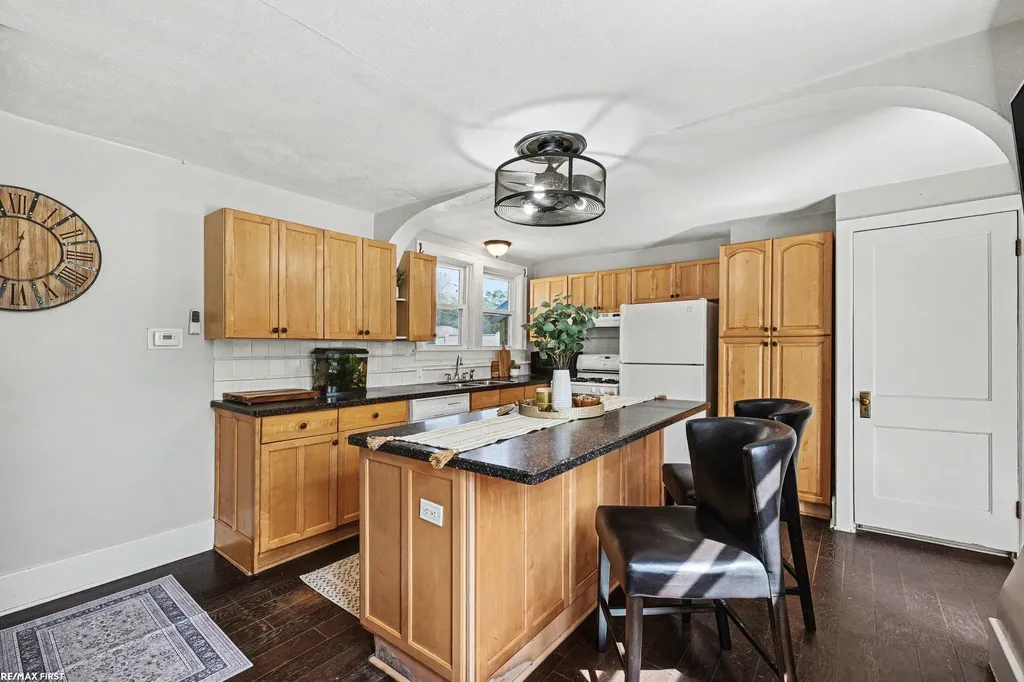 37810 Lanse Creuse Street Harrison Charter Township MI 48045