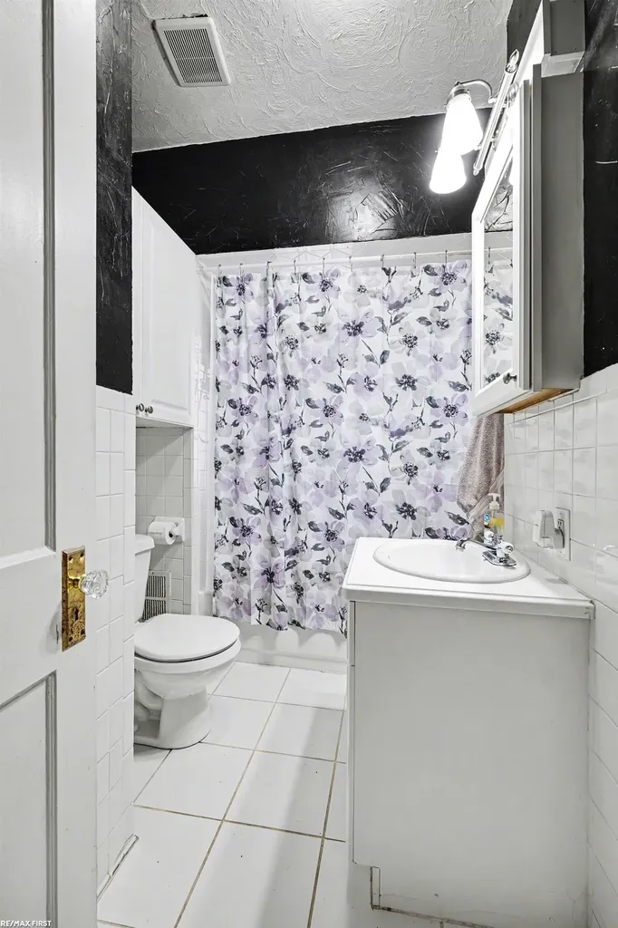 37810 Lanse Creuse Street Harrison Charter Township MI 48045