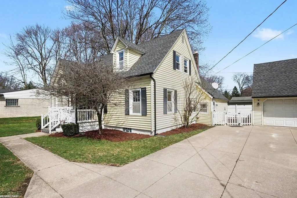 37810 Lanse Creuse Street Harrison Charter Township MI 48045