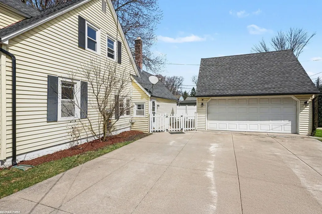37810 Lanse Creuse Street Harrison Charter Township MI 48045
