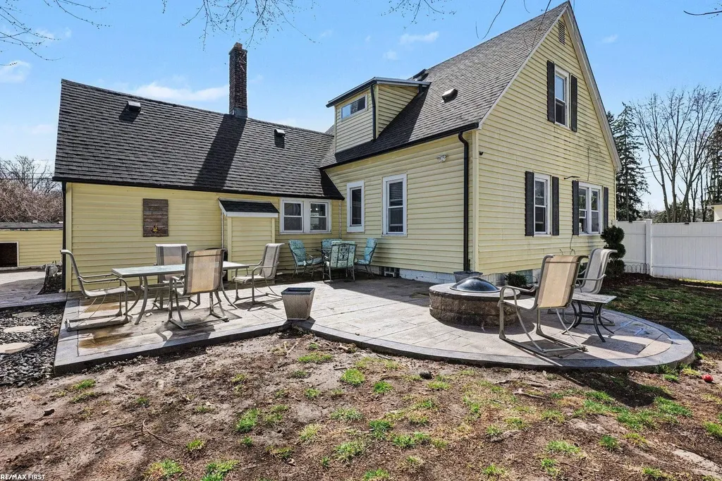 37810 Lanse Creuse Street Harrison Charter Township MI 48045