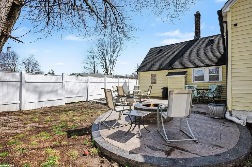 37810 Lanse Creuse Street Harrison Charter Township MI 48045