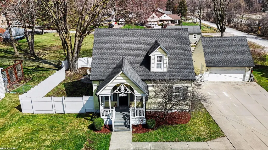 37810 Lanse Creuse Street Harrison Charter Township MI 48045