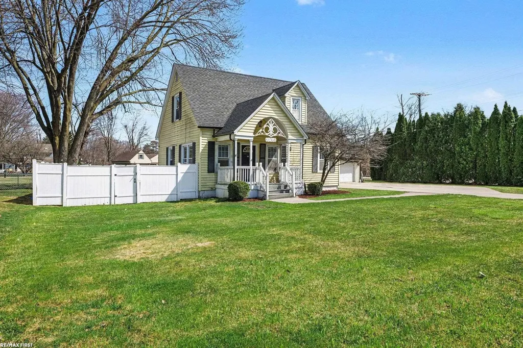 37810 Lanse Creuse Street Harrison Charter Township MI 48045