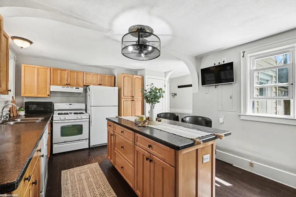 37810 Lanse Creuse Street Harrison Charter Township MI 48045
