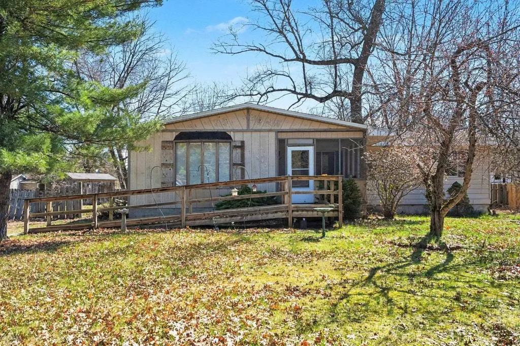 1592 Oakwood Drive Sage Township MI 48624