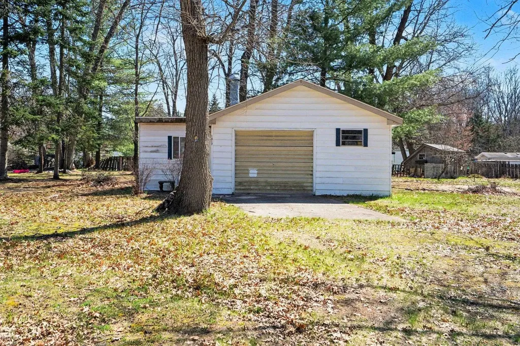 1592 Oakwood Drive Sage Township MI 48624