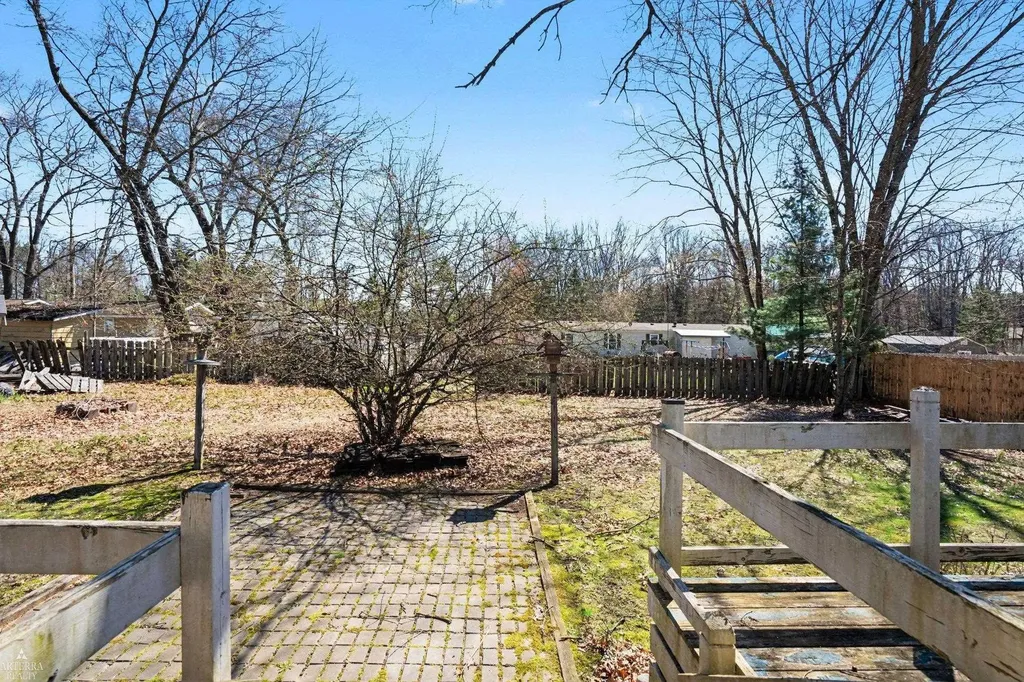1592 Oakwood Drive Sage Township MI 48624