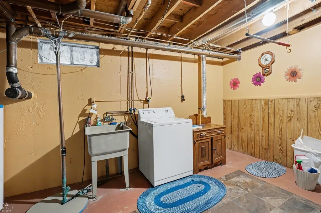 1592 Oakwood Drive Sage Township MI 48624