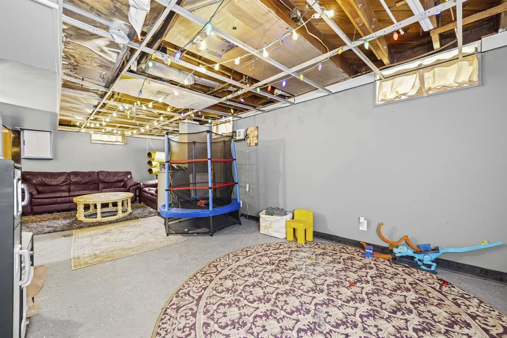 2980 Greenfield Road Berkley City MI 48072
