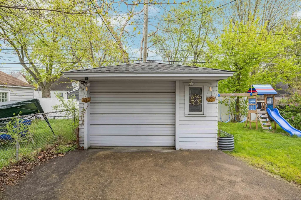 2980 Greenfield Road Berkley City MI 48072