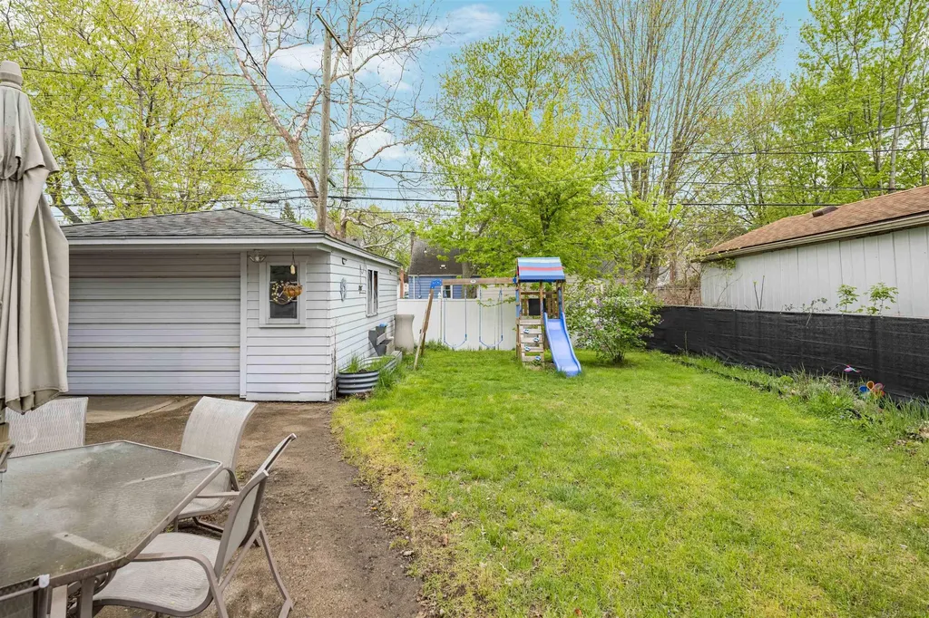 2980 Greenfield Road Berkley City MI 48072