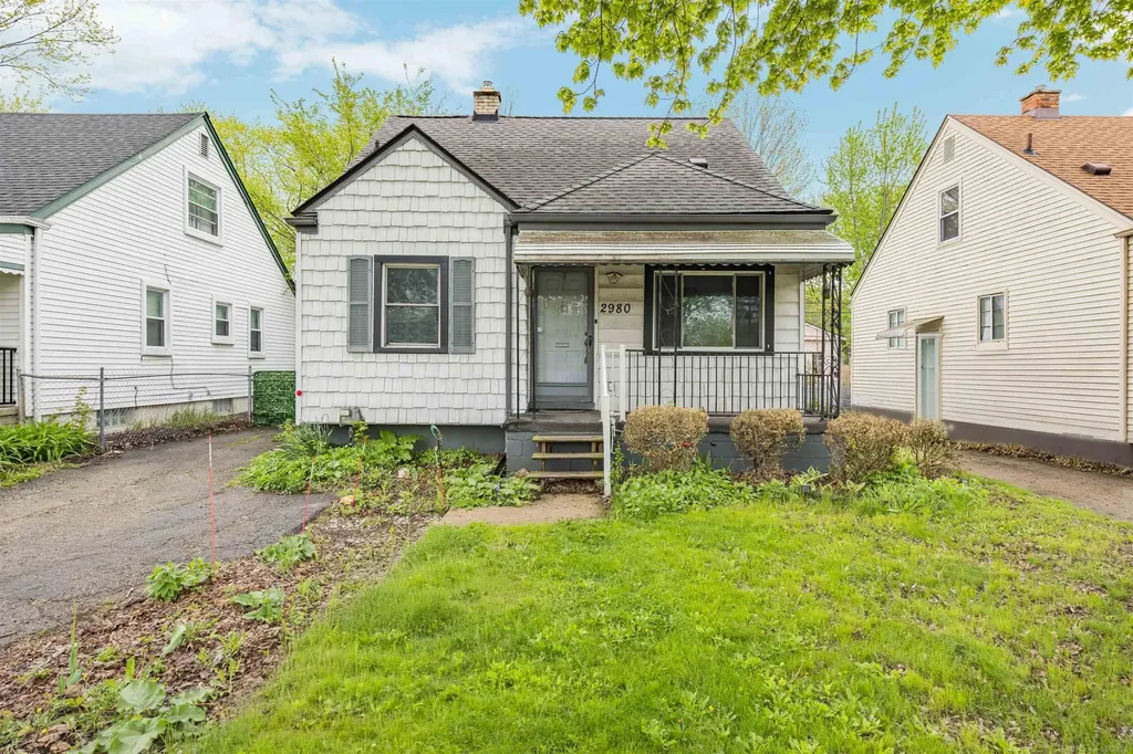 2980 Greenfield Road Berkley City MI 48072