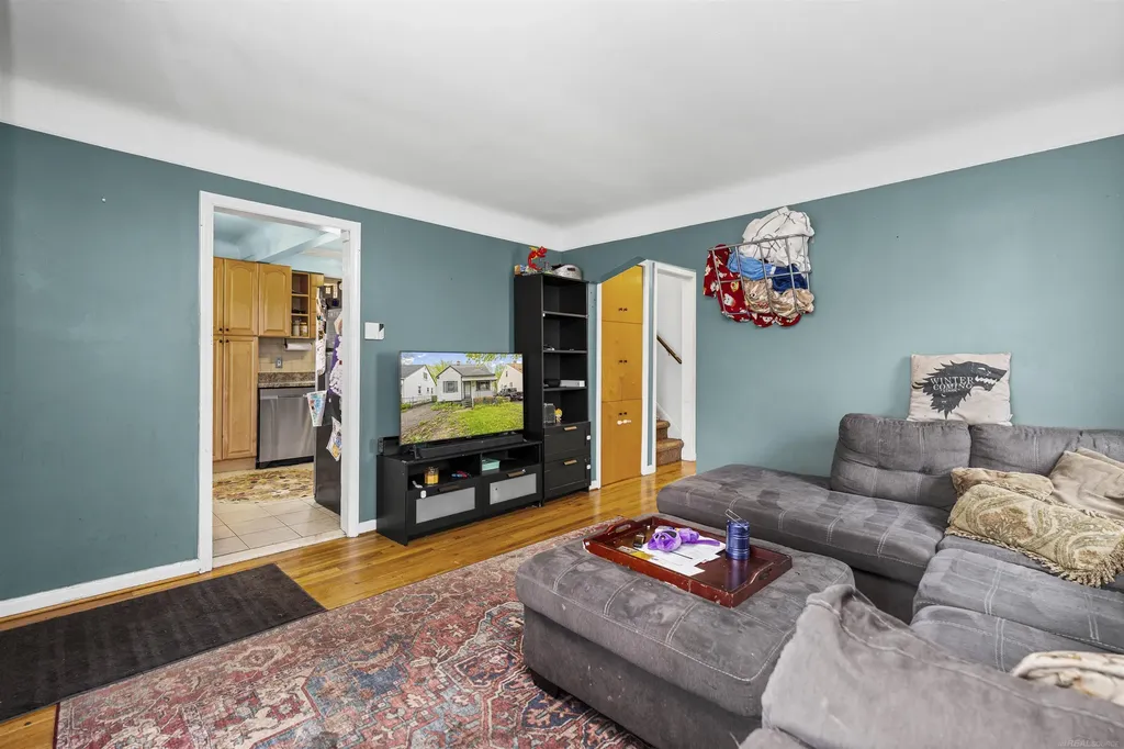 2980 Greenfield Road Berkley City MI 48072