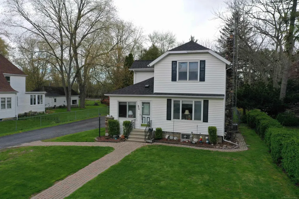 234 N Howard Avenue Croswell City MI 48022