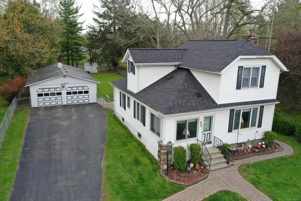 234 N Howard Avenue Croswell City MI 48022