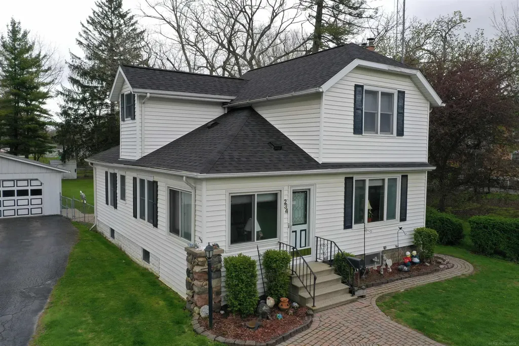 234 N Howard Avenue Croswell City MI 48022