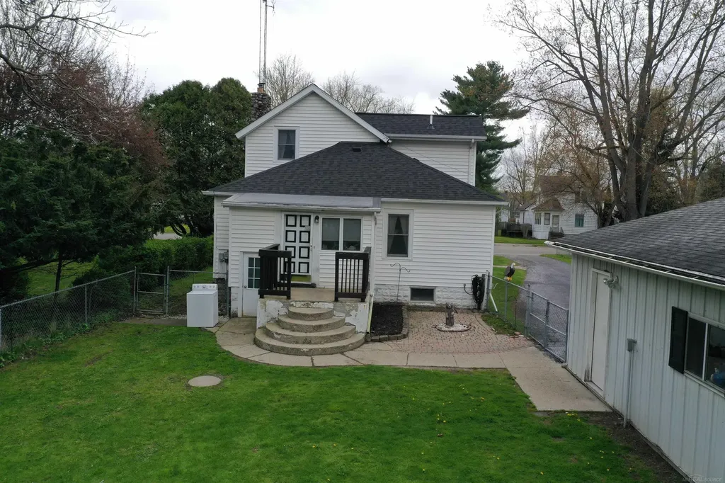 234 N Howard Avenue Croswell City MI 48022