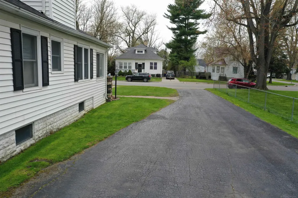 234 N Howard Avenue Croswell City MI 48022