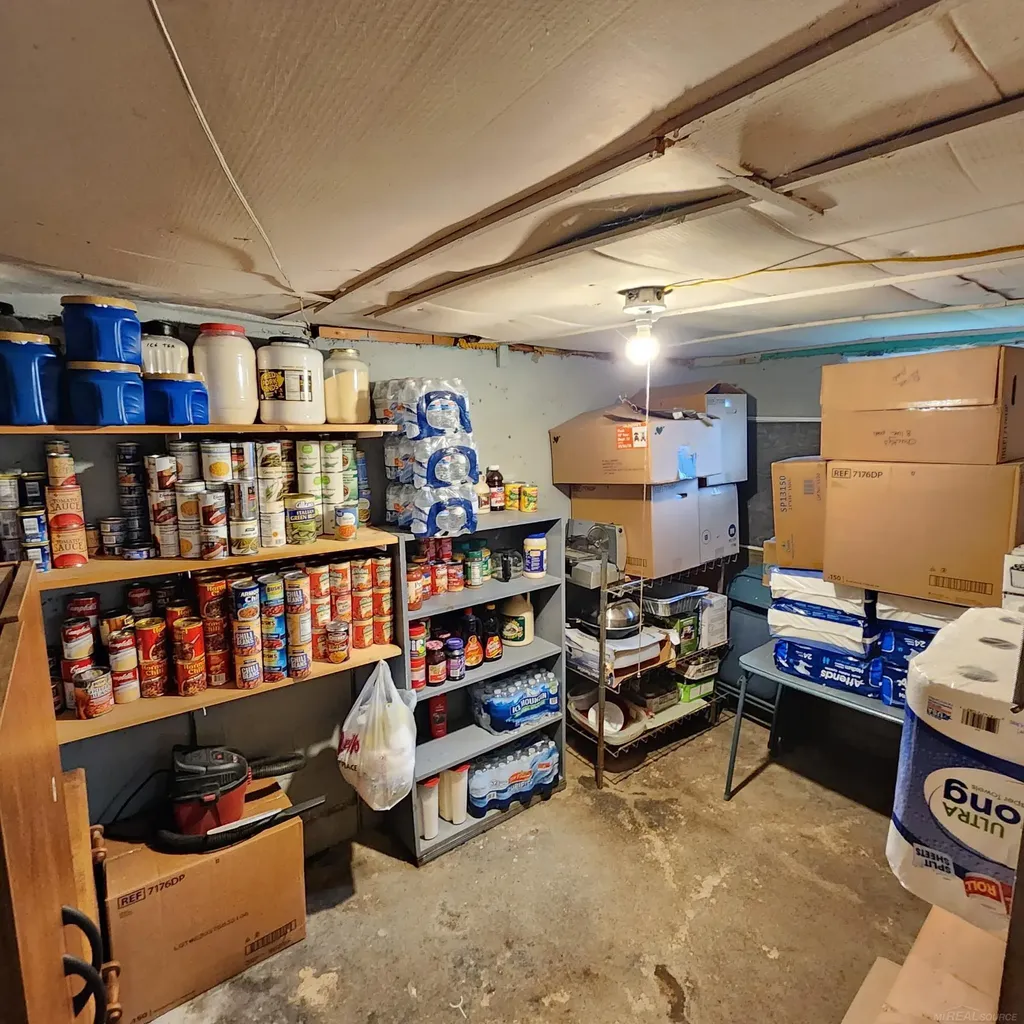 234 N Howard Avenue Croswell City MI 48022