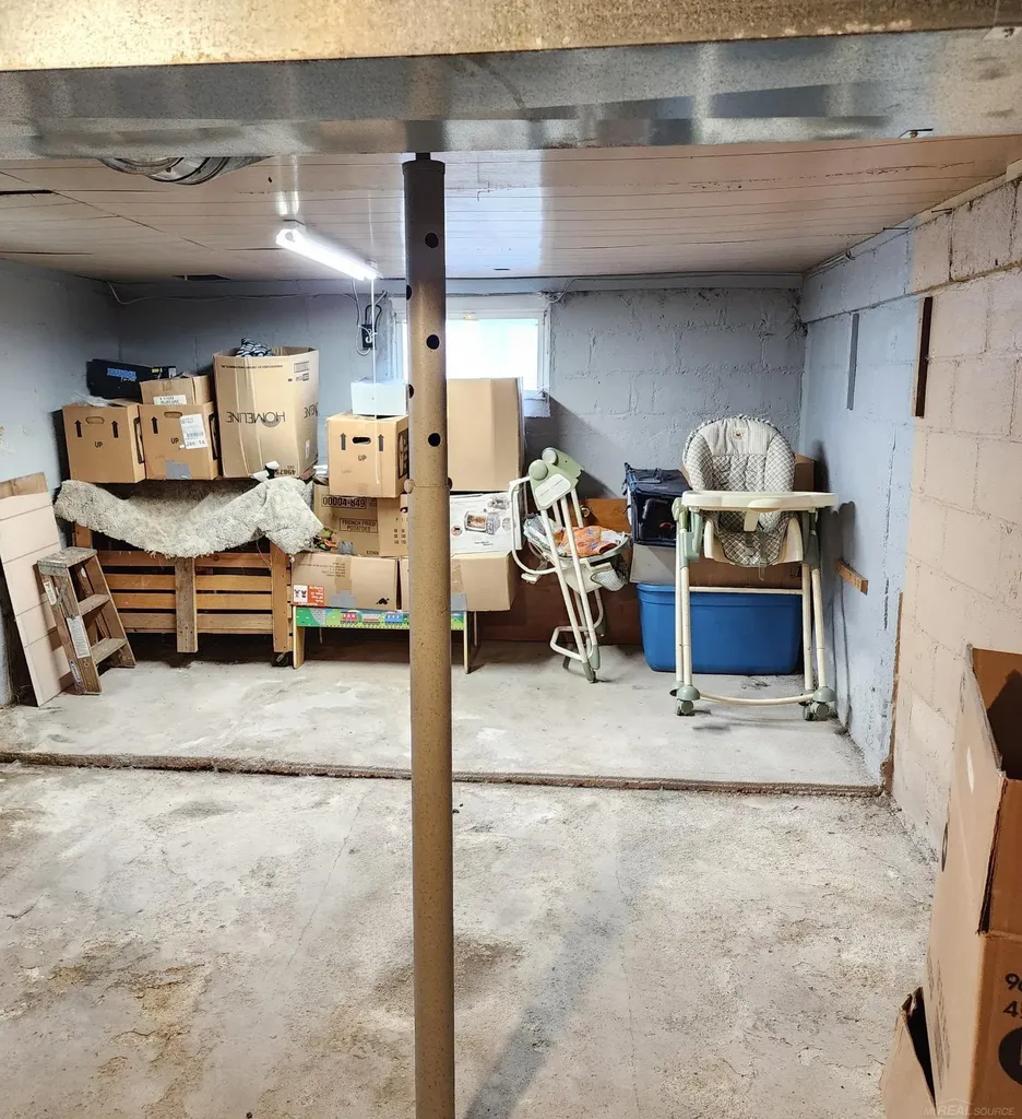234 N Howard Avenue Croswell City MI 48022