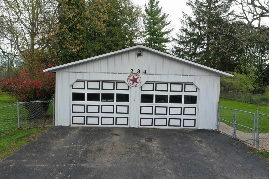 234 N Howard Avenue Croswell City MI 48022