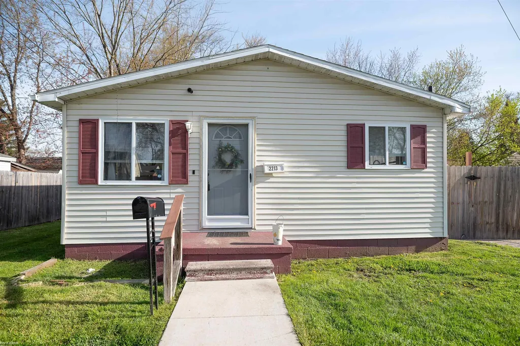 2213 Minnie Street Port Huron City MI 48060