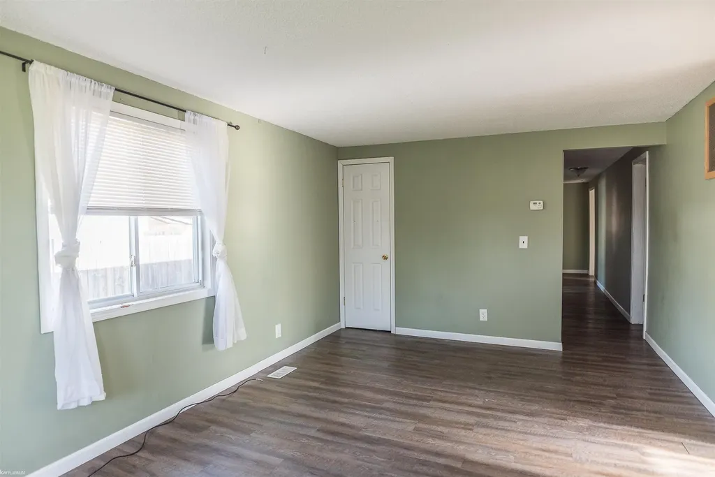 2213 Minnie Street Port Huron City MI 48060