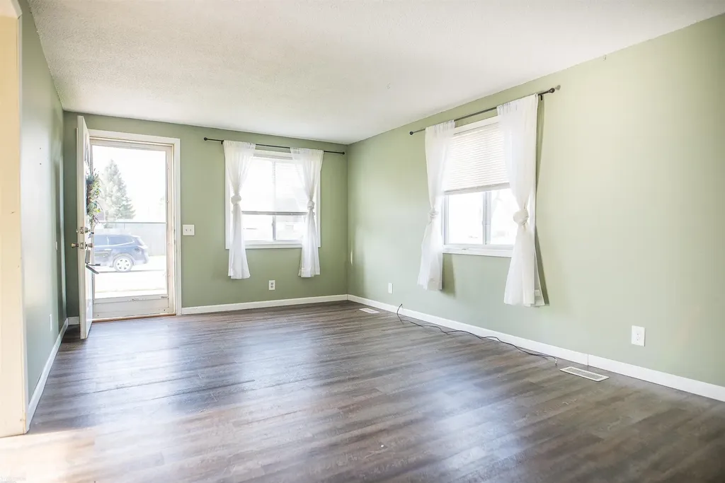 2213 Minnie Street Port Huron City MI 48060