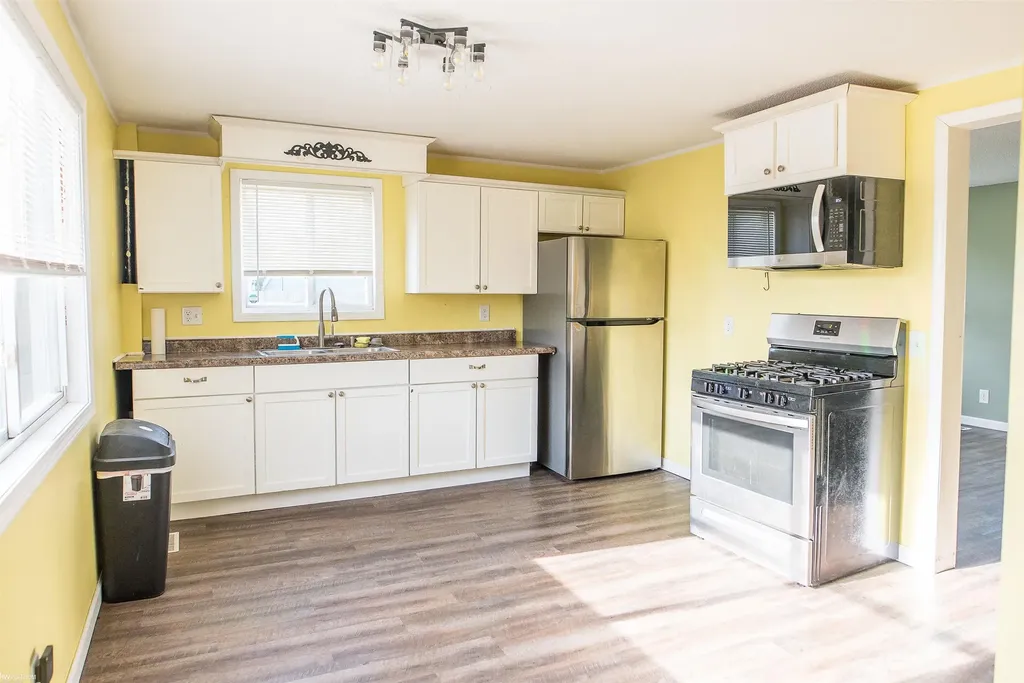 2213 Minnie Street Port Huron City MI 48060