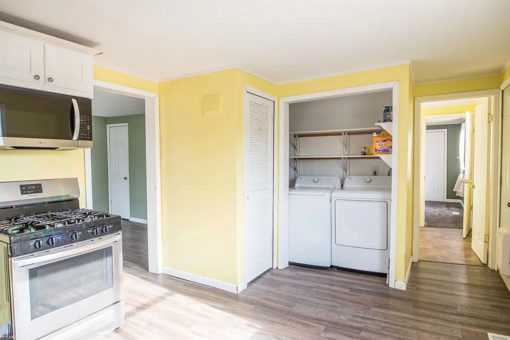 2213 Minnie Street Port Huron City MI 48060