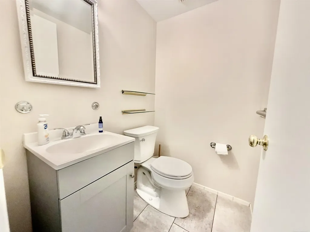 8216 Karam Boulevard Warren City MI 48093