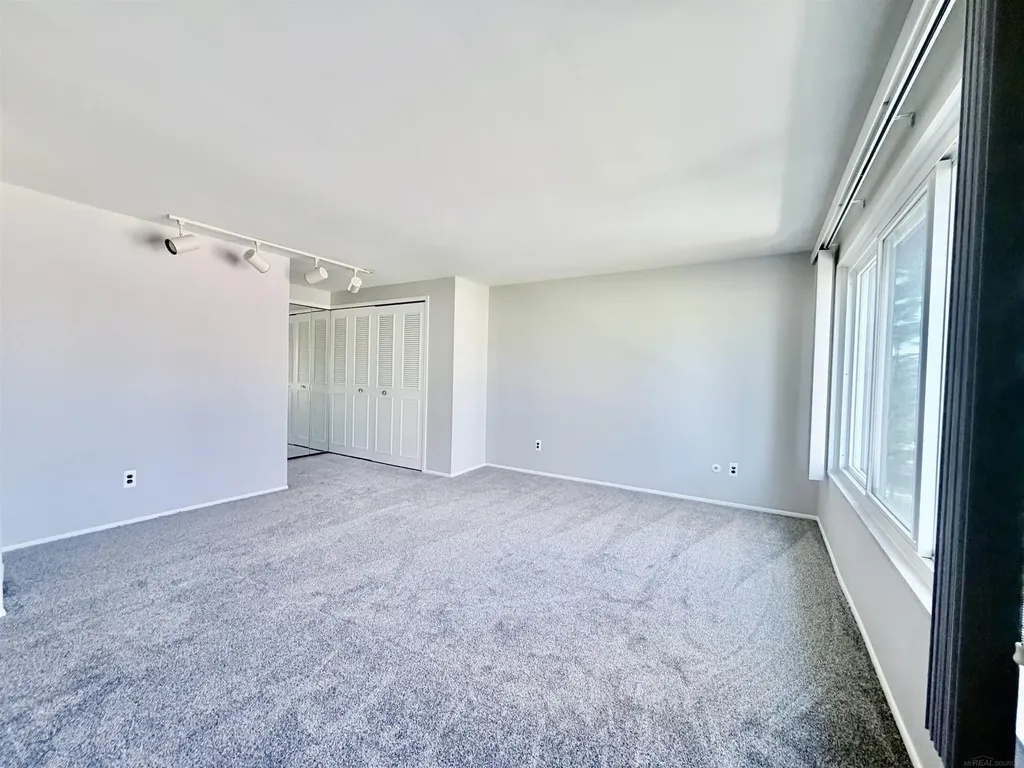 8216 Karam Boulevard Warren City MI 48093