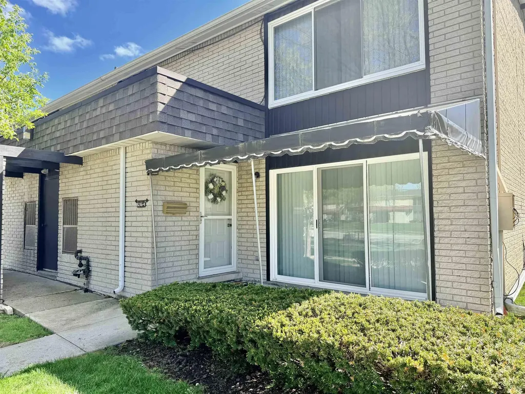 8216 Karam Boulevard Warren City MI 48093