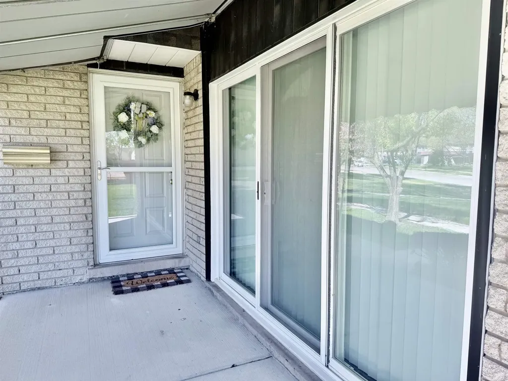 8216 Karam Boulevard Warren City MI 48093