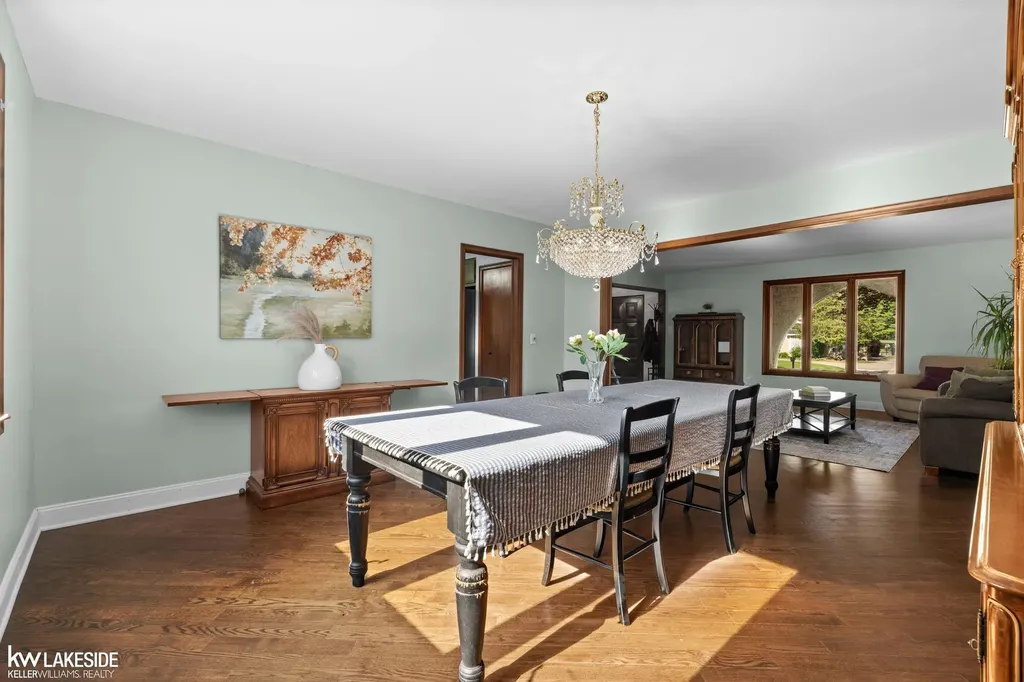 37900 Saddle Lane Clinton Charter Township MI 48036
