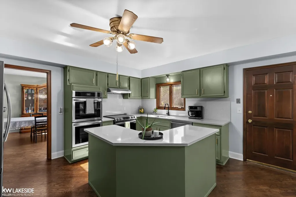 37900 Saddle Lane Clinton Charter Township MI 48036
