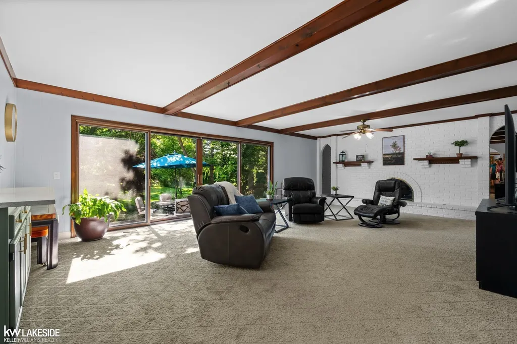 37900 Saddle Lane Clinton Charter Township MI 48036