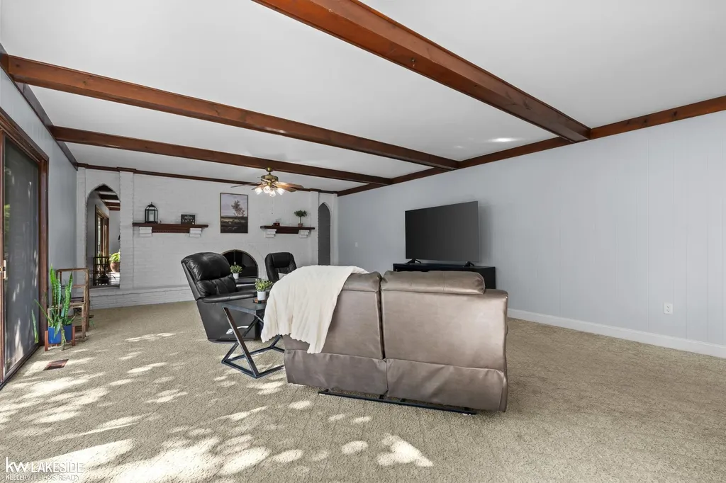 37900 Saddle Lane Clinton Charter Township MI 48036