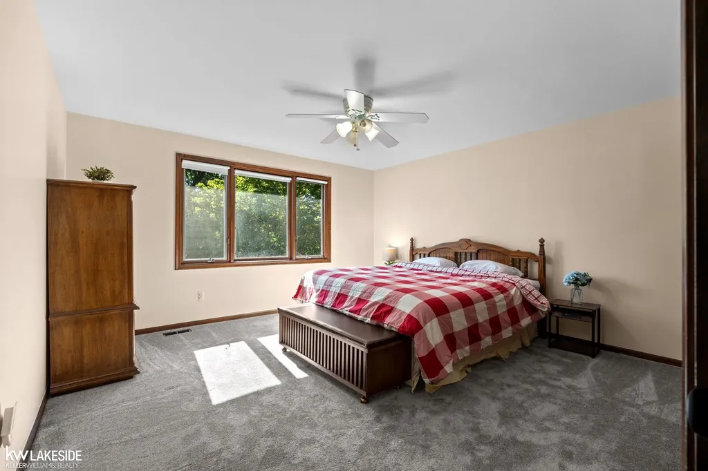 37900 Saddle Lane Clinton Charter Township MI 48036